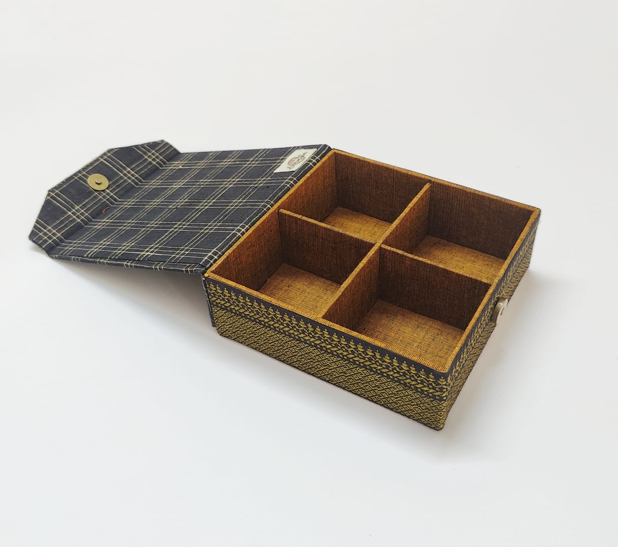 Square 4 slot jewellery organizer - Mangalagiri Brown-Black