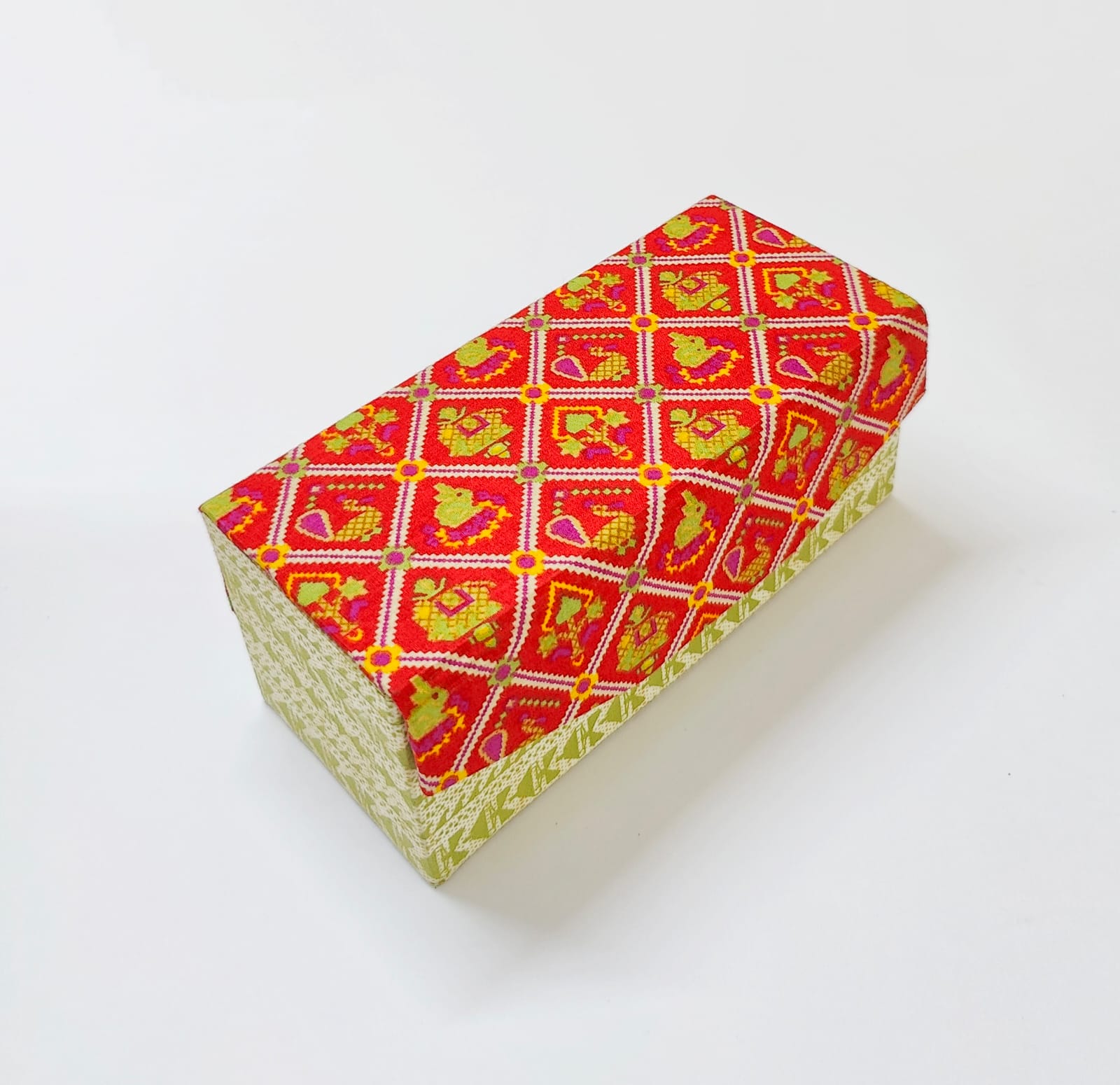 Bangle box with rod - Red Patola