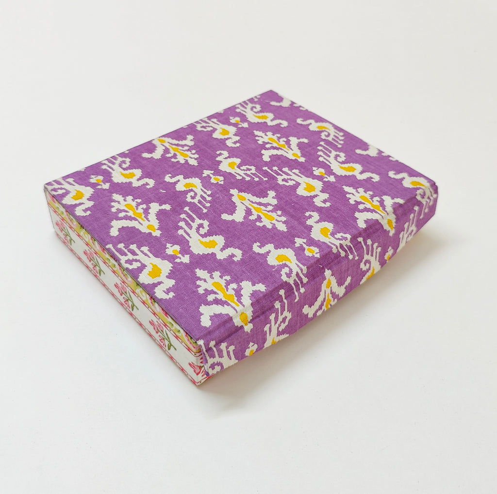 Small 20 slot ring - travel jewellery organizer - Purple Flowers