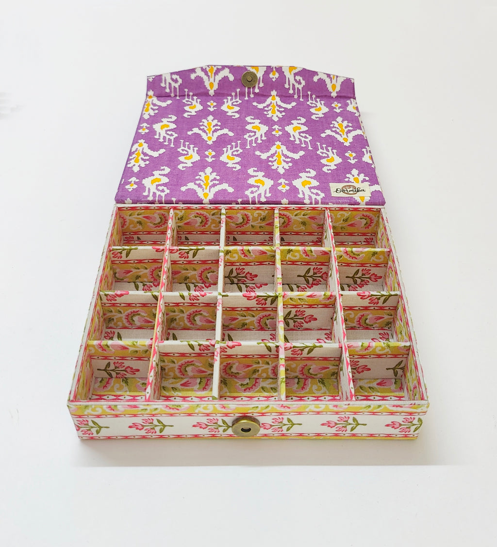 Small 20 slot ring - travel jewellery organizer - Purple Flowers
