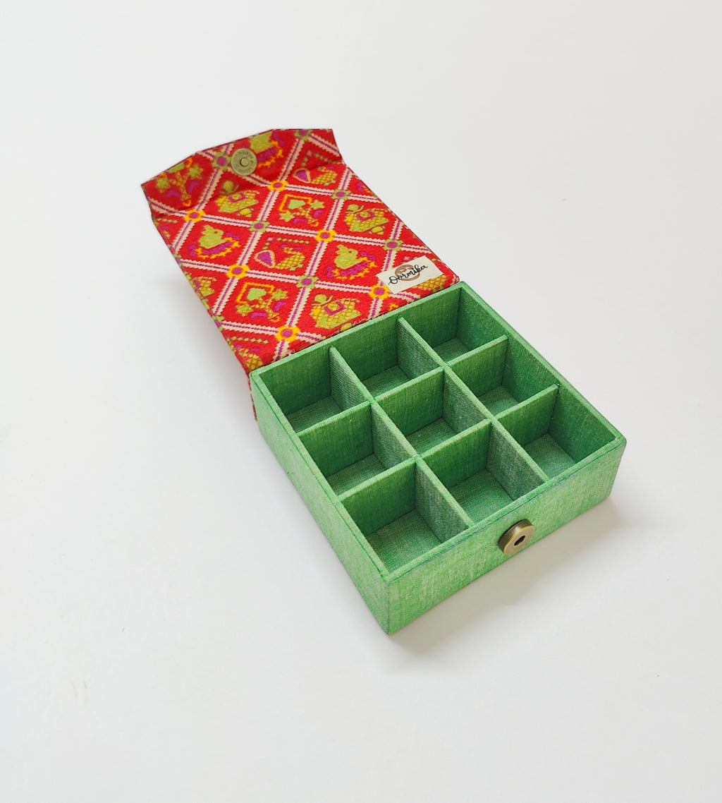 Small 9 slot travel jewellery organizer - Red patola