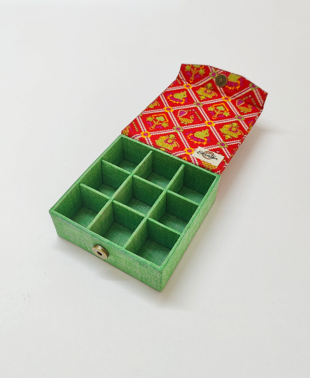 Small 9 slot travel jewellery organizer - Red patola