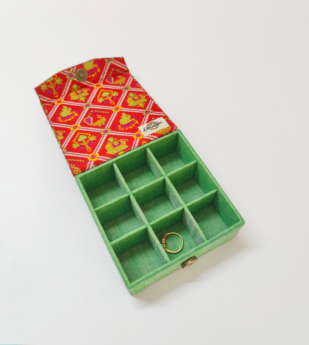 Small 9 slot travel jewellery organizer - Red patola